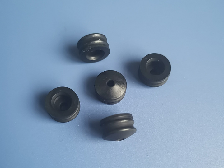 自毀式/通孔式膠塞